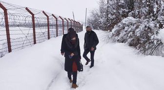 Hakim, mahkemeye gidemeyen yaşlı kadın için karlı yolları aştı