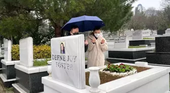 Avukat Ayşegül Mermer ve Özgür Aras, Defne Joy Foster'ı ölüm yıldönümünde andı