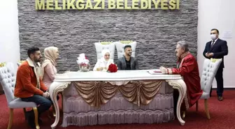 Çiftler '02.02.2022'de nikah kıydırdı