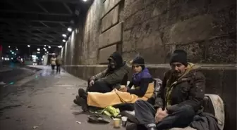 Dolandırıcıların yeni hedefi sokakta yaşayanlar! 18 milyon borçla camiye sığınanlar var