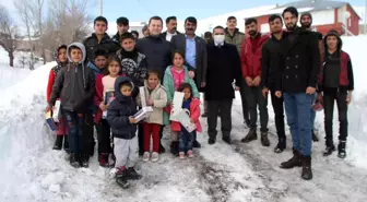 Kaymakam Demirer kar kış demeden köyleri ziyaret ediyor