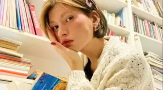Model Ece Su Uçkan, Kadıköy'de taksi ile denize uçtu