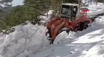 KAR NEDENİYLE KAPANAN ZORKUN YOLU AÇILDI