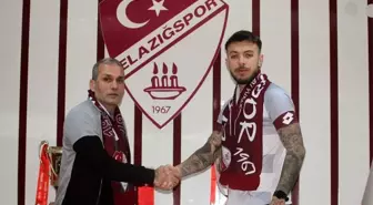 Elazığspor, yeni transferlerine imza töreni düzenledi