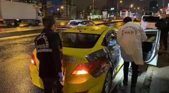 Kadıköy'de taksideki yolcu, şoförü silahla vurup kaçtı