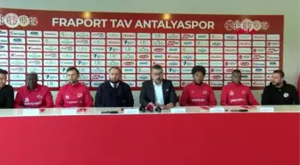 SPOR Antalyaspor'da yeni transferler için imza töreni düzenlendi