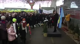 Bosna'daki pazar yeri katliamının kurbanları 28. yılında törenle anıldı