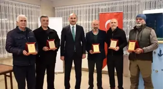 Emekli olan personele veda yemeği ve plaket