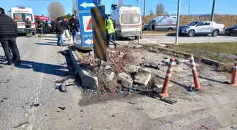 Son dakika... Gediz'de trafik kazası: 10 yaralı