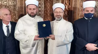 Diyanet İşleri Başkanı Erbaş, Karadağ İslam Birliği Başkanı Rıfat Feyziç'e Menşur verdi