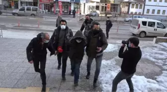 Son dakika haberleri! Mermiler isabet etmedi, boşanma aşamasındaki eşini taş ve silah kabzası ile yaraladı (3)