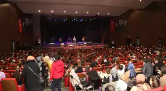 Onur Erol Kocaelili çocukları coşturdu