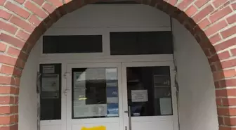 Almanya'nın Dortmund kentinde cami kapısına gamalı haç çizildi