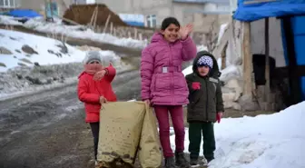 Depremzede çocukları sevindirdiler