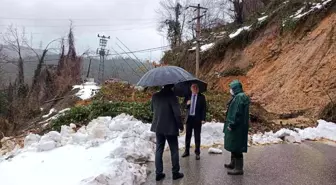 Vali Tutulmaz heyelanın yaşandığı yolu inceledi