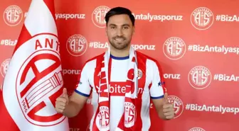 Antalyaspor, Sinan Gümüş ile 2.5 yıllık sözleşme imzaladı