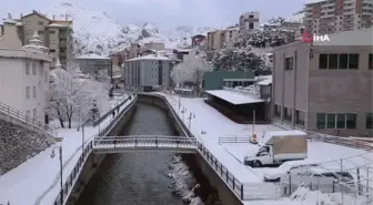 Gümüşhane'de kar yağışı...Kar kalınlığı 13 santimetreye ulaştı, 128 köy yolu ulaşıma kapandı