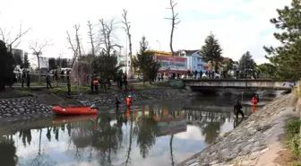 Kayıp olarak aranıyordu, cüzdanı ve telefonu dere kenarında bulundu