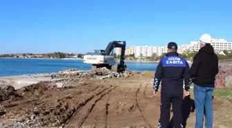 Didim'de kaçak yapılar yıkılıyor