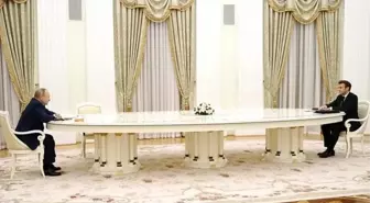 Gündem olan Putin-Macron görüşmesinin perde arkası! PCR test kuralına uymadığı için uzun masa tercih edilmiş