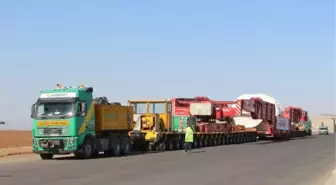 HATAY'DAN TERMİK SANTRAL PARÇALARI TAŞINAN TIR, 38 GÜN SONRA HABUR'DA