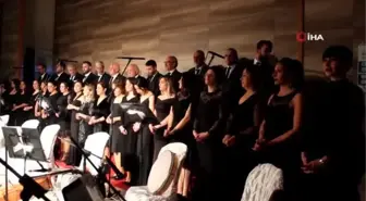 Alaşehir Türk Sanat Müziği korosu izleyenlerden tam not aldı