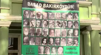 BASAD BİNASI PROTESTOLAR ARASINDA TAHLİYE EDİLDİ