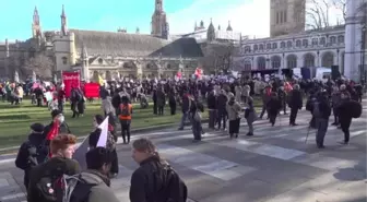 İngiltere'de enerji faturaları ve gıda fiyatlarındaki artışlar protesto edildi