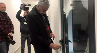 Kosova'da Sosyal Demokrat Parti üyeleri Enerji Düzenlenme Kurumu'nu bastı