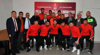 Son dakika haberleri | Akşehirspor'da yeni yönetim ve transferler basına tanıtıldı