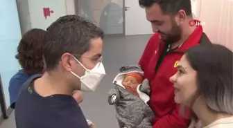 Bebeğini havuzda doğurdu, doğum anında yaşadıklarını anlattı