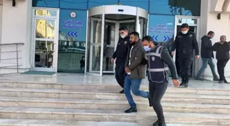 EVİNİ BASTIĞI ESKİ ORTAĞININ AİLESİNİ BIÇAKLAYAN ŞÜPHELİ TUTUKLANDI