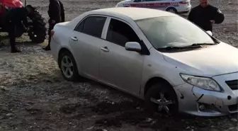 Otomobil İskele sahasında çamura saplandı