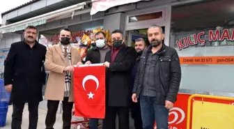 Tercan'da esnafa Türk bayrağı