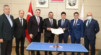 'Türkiye Masa Tenisi Federasyonuna yeni sponsor' başlıklı haberimizde Sigortambir Genel Müdürünün soy ismi sehven yanlış yazılmıştır.