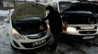 Ardahan'da Sibirya soğukları: Benzinli araç dahi dondu