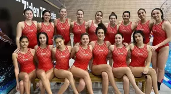 Kadın sporcularını su altına gizleyen Sutopu Federasyonu hatasından döndü