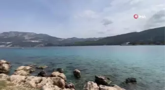 Turizm merkezi Kaş'ta kaçak yapılar yıkıldı