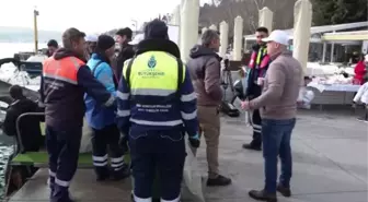 Denizden toplanan atıklar karada sergilendi