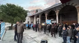 Hindistan'daki başörtüsü yasağı İstanbul'da protesto edildi