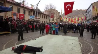 Bayburt'ta kurtuluş coşkusu Cumhuriyet Caddesine taştı