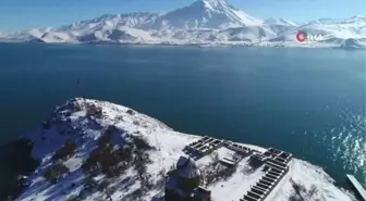 Güzel havayı fırsat bilen vatandaşlardan yürüyüş ve fotoğraf etkinliğine yoğun ilgi