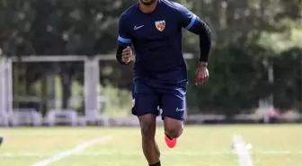 Kayserispor'un eski futbolcusu Fernandes, Yunanistan'a transfer oldu