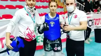 Sudenur Basancı, Gençler Avrupa Muaythai Şampiyonası'nda üçüncü oldu