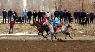 'Kurtuluş Kupası Cirit Müsabakası' heyecanlı anlara sahne oldu