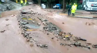 Marmaris'te sağanak yağış aralıklarla devam ediyor