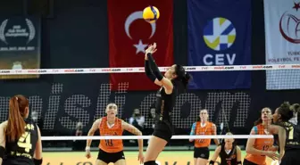 VakıfBank erteleme maçında set vermedi