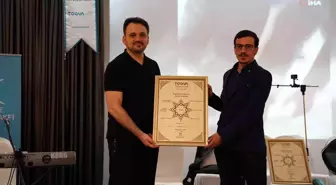 Yolda kalan sürücülere çay ikram eden imama TÜGVA'dan ödül