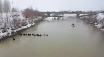 Karasu Nehri'ne düşen lise öğrencisini arama çalışması devam ediyor