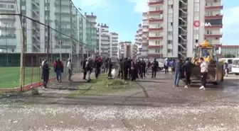 Halı saha yıkımında gerginlik... 26 yıldır çalışma ruhsatı bulunmayan halı saha yıkıldı